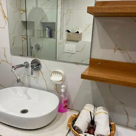 Apartment Spacious & Bright In Sarande